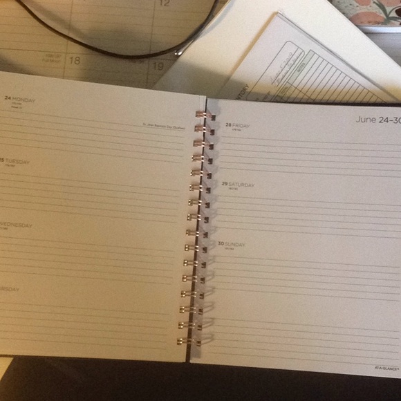 At a glance - Picture 3 of 3